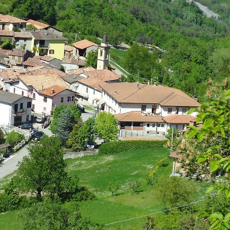 Ristorante Primula Bianca Hotell Varzi Exteriör bild