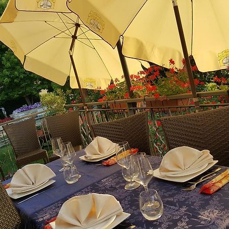 Ristorante Primula Bianca Hotell Varzi Exteriör bild