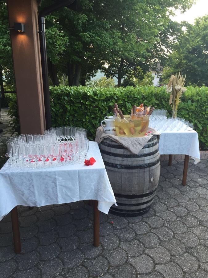 Ristorante Primula Bianca Hotell Varzi Exteriör bild