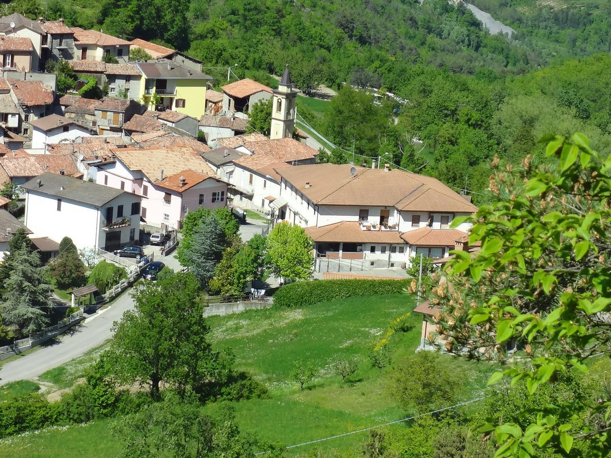 Ristorante Primula Bianca Hotell Varzi Exteriör bild