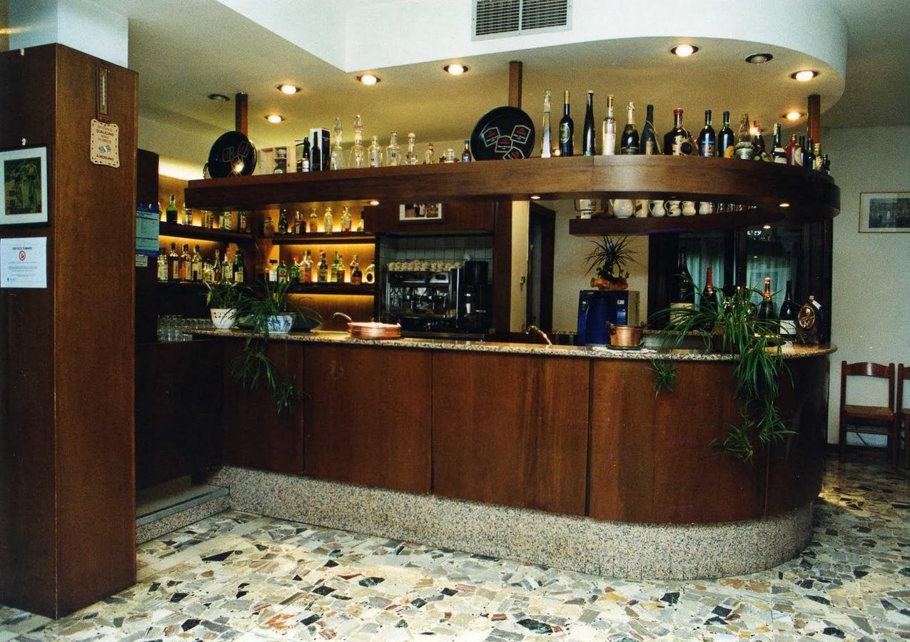 Ristorante Primula Bianca Hotell Varzi Exteriör bild