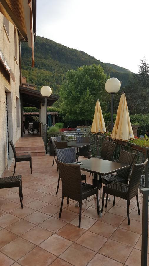 Ristorante Primula Bianca Hotell Varzi Exteriör bild