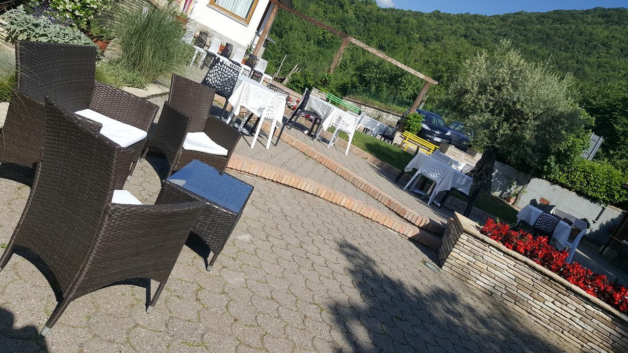 Ristorante Primula Bianca Hotell Varzi Exteriör bild